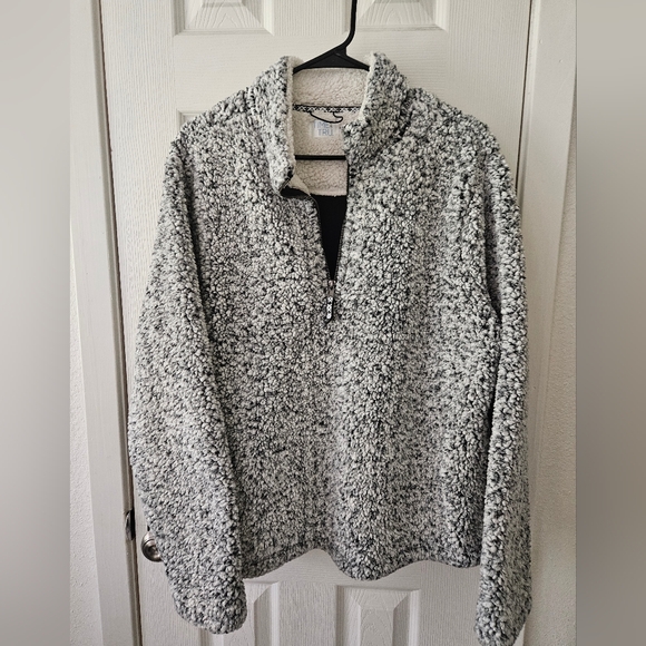 Cozy Gray Sherpa Pullover - Picture 4 of 4